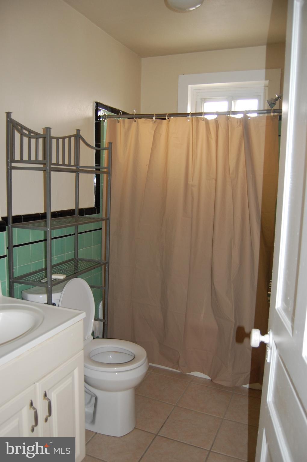 321 Ryers Avenue Cheltenham, PA 19012 - Photo 17 of 30 2nd fl Bth