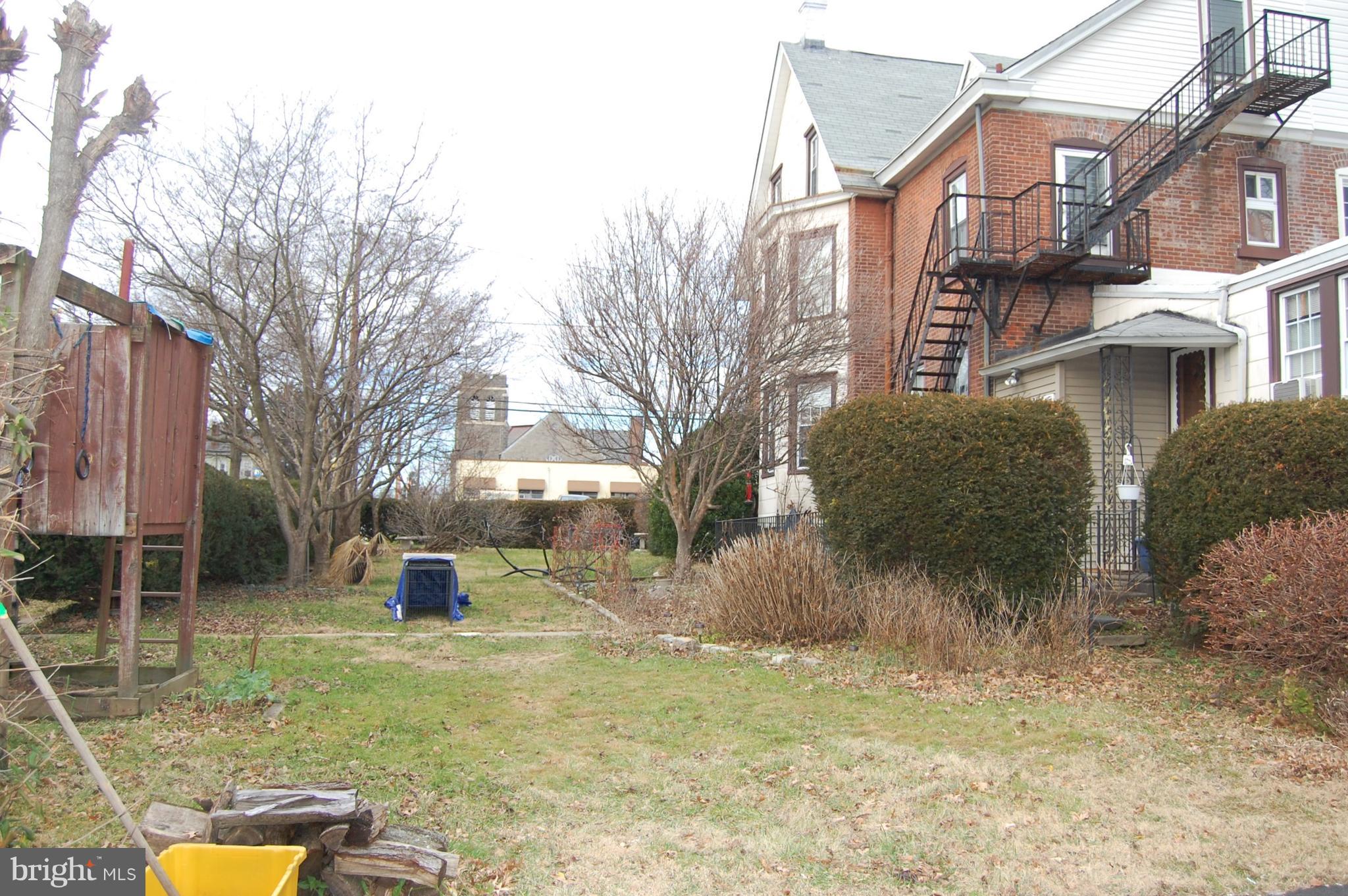 321 Ryers Avenue Cheltenham, PA 19012 - Photo 8 of 30 Side yard view