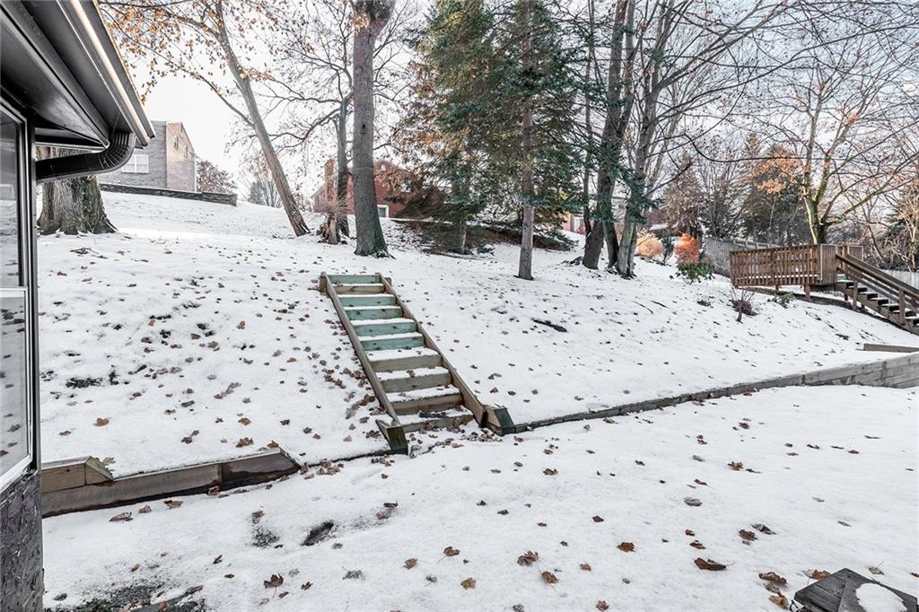 442 Sharon Road Coraopolis, PA 15108 - Photo 22 of 25 Private terraced yard.