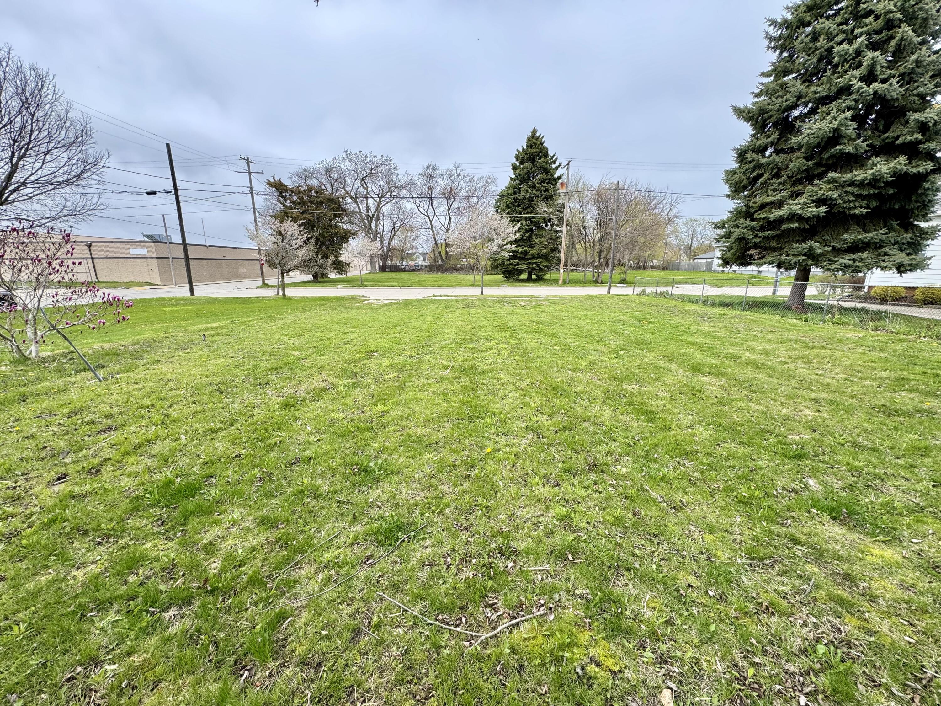 1337 Kewaunee Street Racine, WI 53404 - Photo 3 of 5 IMG_6374