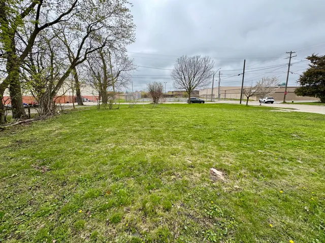 $19,900 | 1337 Kewaunee Street, Racine, WI 53404