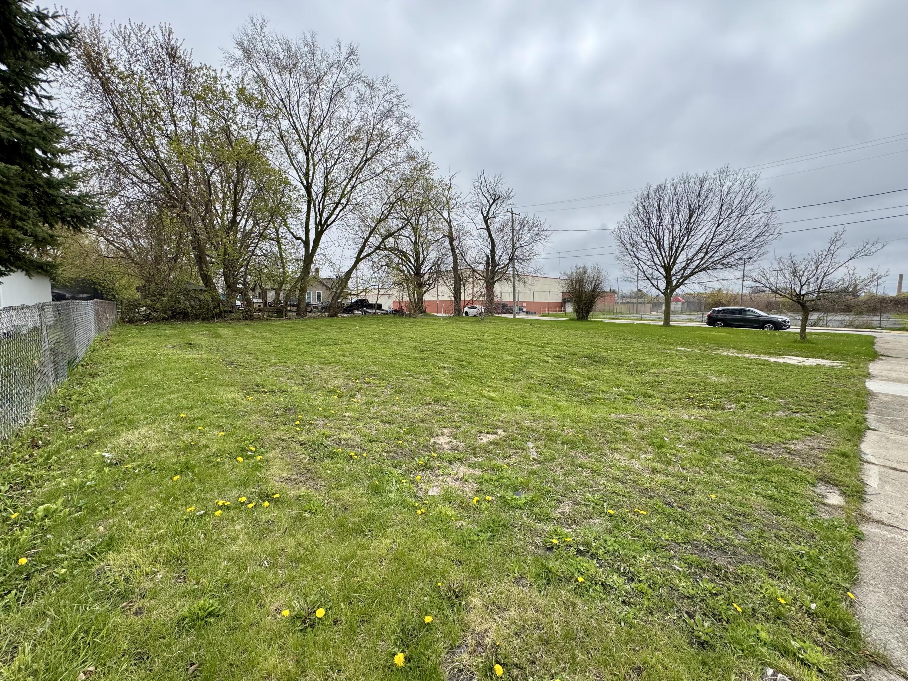 1337 Kewaunee Street Racine, WI 53404 - Photo 5 of 5 IMG_6377