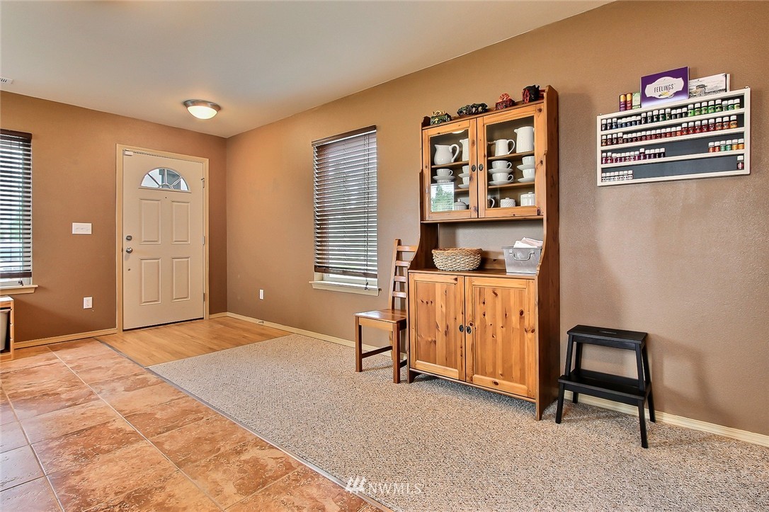 3105 Walker Road DuPont, WA 98327 - Photo 3 of 15