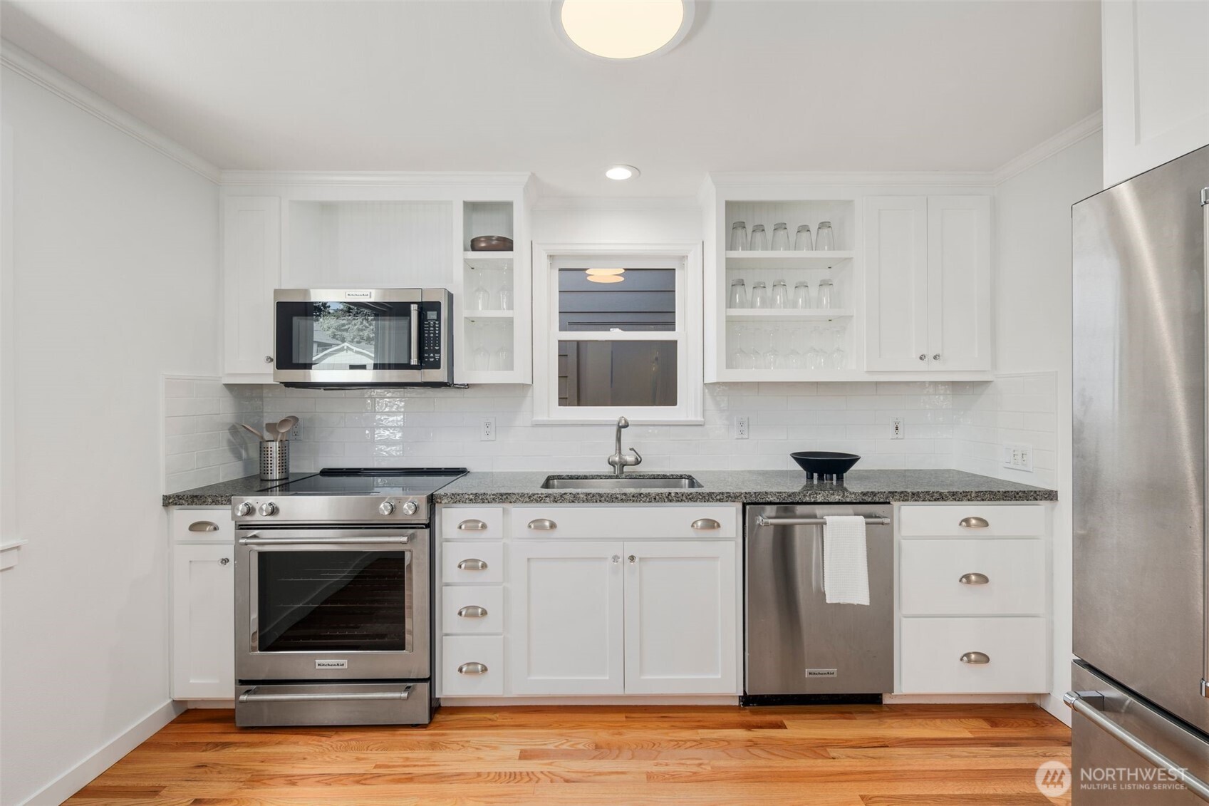 3811 Northeast 89th Street Seattle, WA 98115 - Photo 16 of 31