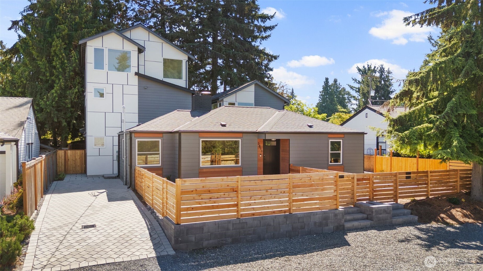 3811 Northeast 89th Street Seattle, WA 98115 - Photo 4 of 31