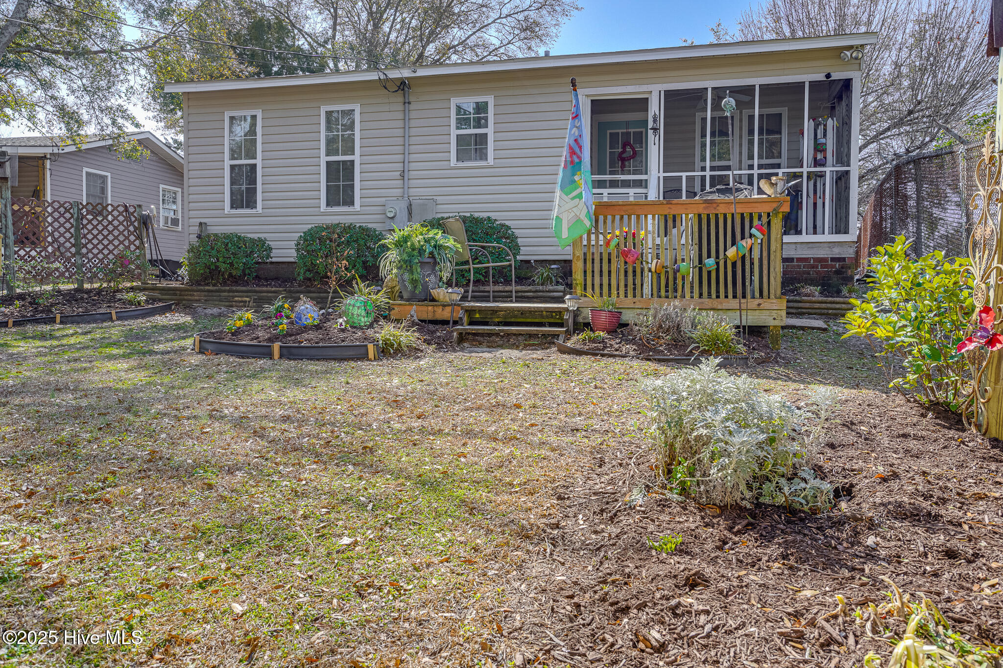 135 Minnesott Beach Road Minnesott Beach, NC 28510 - Photo 5 of 35 135 Minnesott Beach Rd _ Exterior (7 of