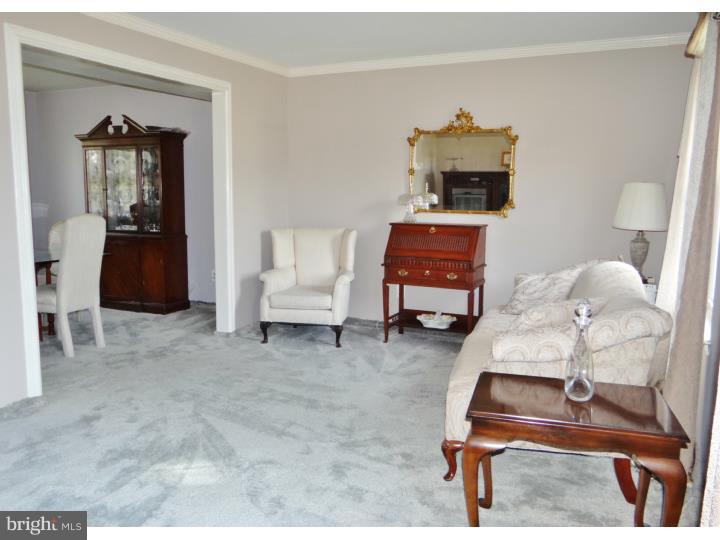 112 Yardley Road Deptford, NJ 08096 - Photo 4 of 25 Living Room