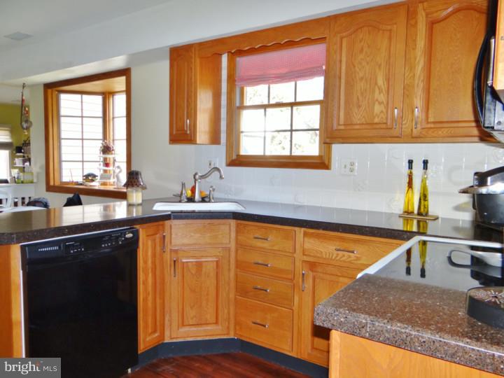 112 Yardley Road Deptford, NJ 08096 - Photo 8 of 25 Kitchen