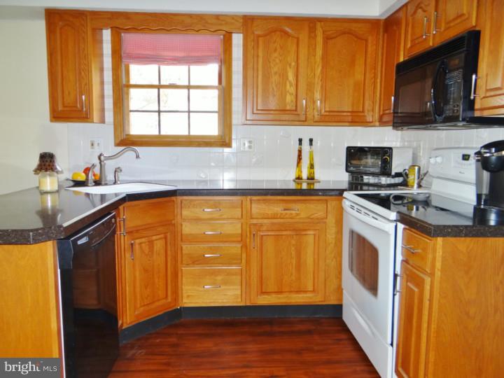 112 Yardley Road Deptford, NJ 08096 - Photo 9 of 25 Kitchen