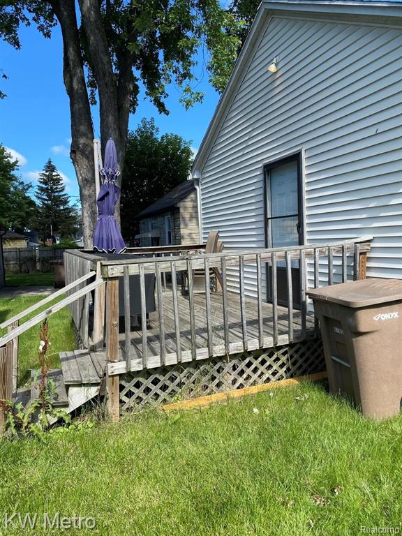 596 Raskob Street Pontiac, MI 48340 - Photo 2 of 39