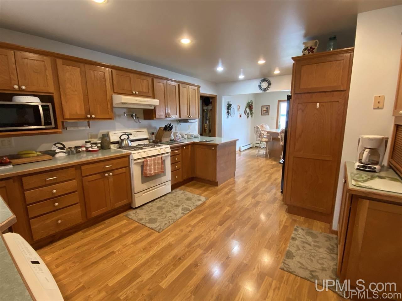 507 N Township Park Road Gulliver, MI 49840 - Photo 11 of 44