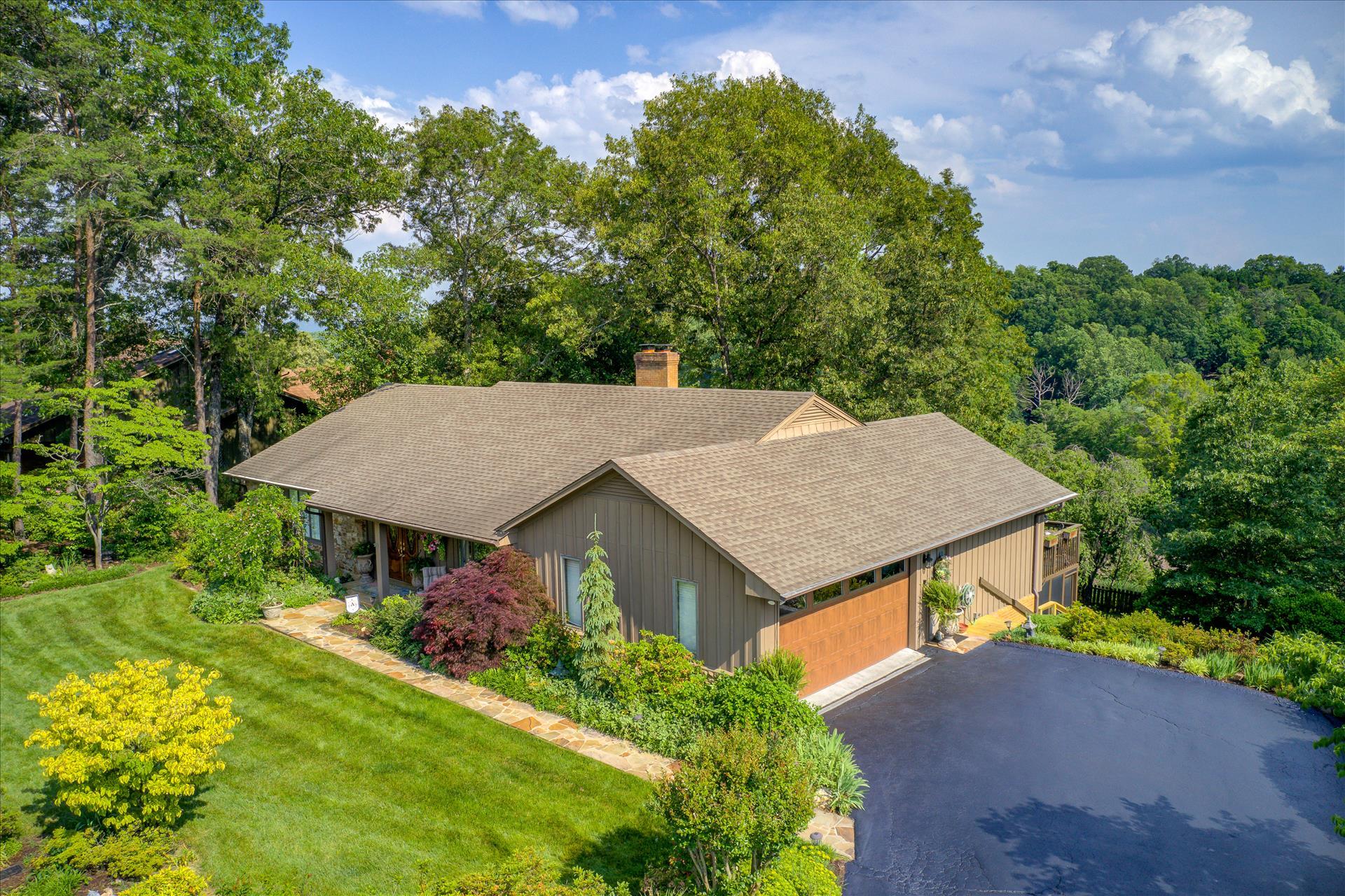 2646 Turnberry Road Salem, VA 24153 - Photo 2 of 37 Front Aerial