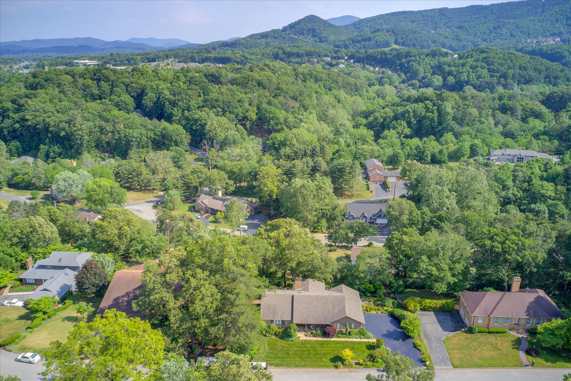 2646 Turnberry Road Salem, VA 24153 - Photo 3 of 37 Aerial Front