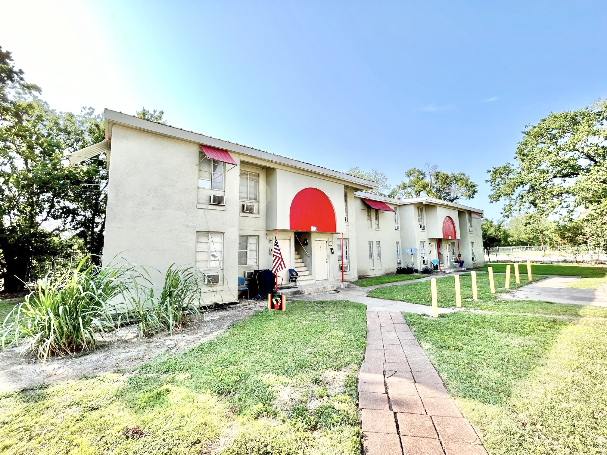 2717 Hadley Street, Unit 16 Houston, TX 77004 - Photo 1 of 27 a view of a volley ball court