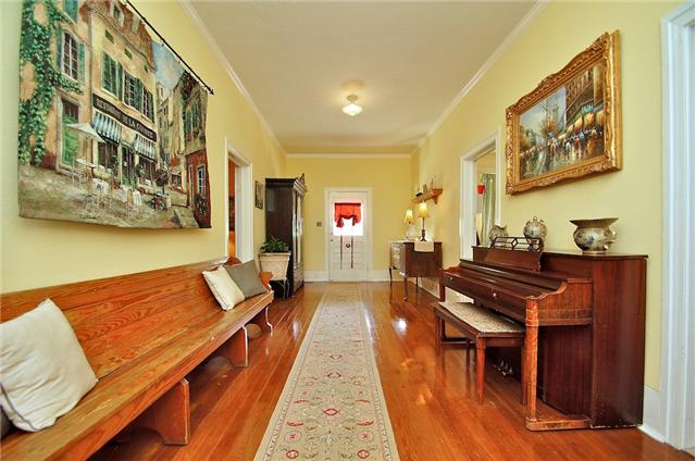 Grand foyer, hardwood floors, 10 foot ceilings & crown molding. Home has a new 2.5 ton heat and air unit installed April 2013. 