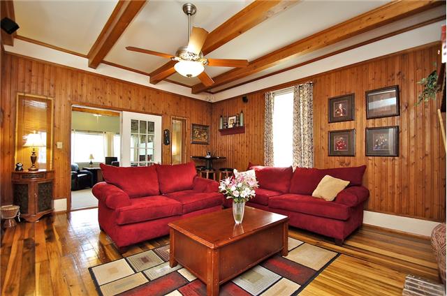 606 Riverside Drive Columbia, TN 38401 - Photo 11 of 20 Elegant living room, cozy warm feeling.