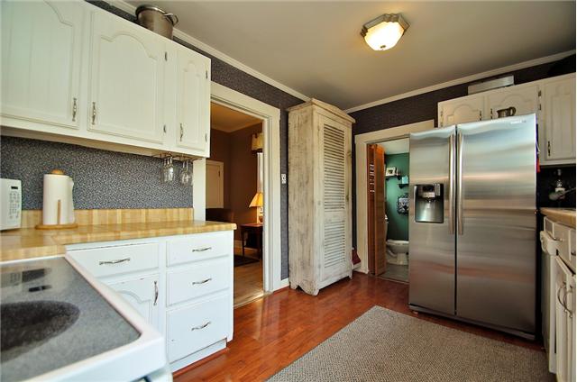 606 Riverside Drive Columbia, TN 38401 - Photo 9 of 20 Half bath and laundry located off of the kitchen.