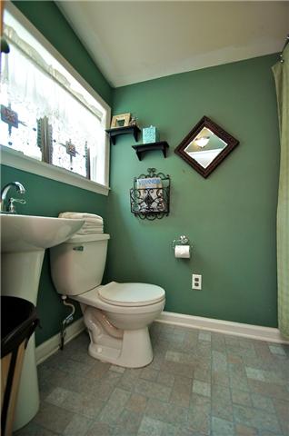 606 Riverside Drive Columbia, TN 38401 - Photo 10 of 20 Half bath
