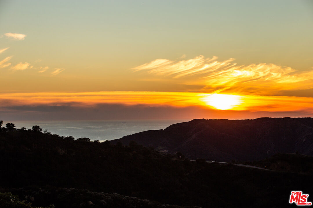 24573 Piuma Road Malibu, CA 90265 - Photo 30 of 30 a view of ocean and mountain