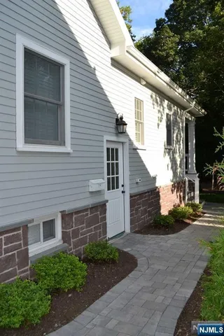 $2,000 | 125 Lake Street, Unit 2ND FLOORAP, Westwood, NJ 07675