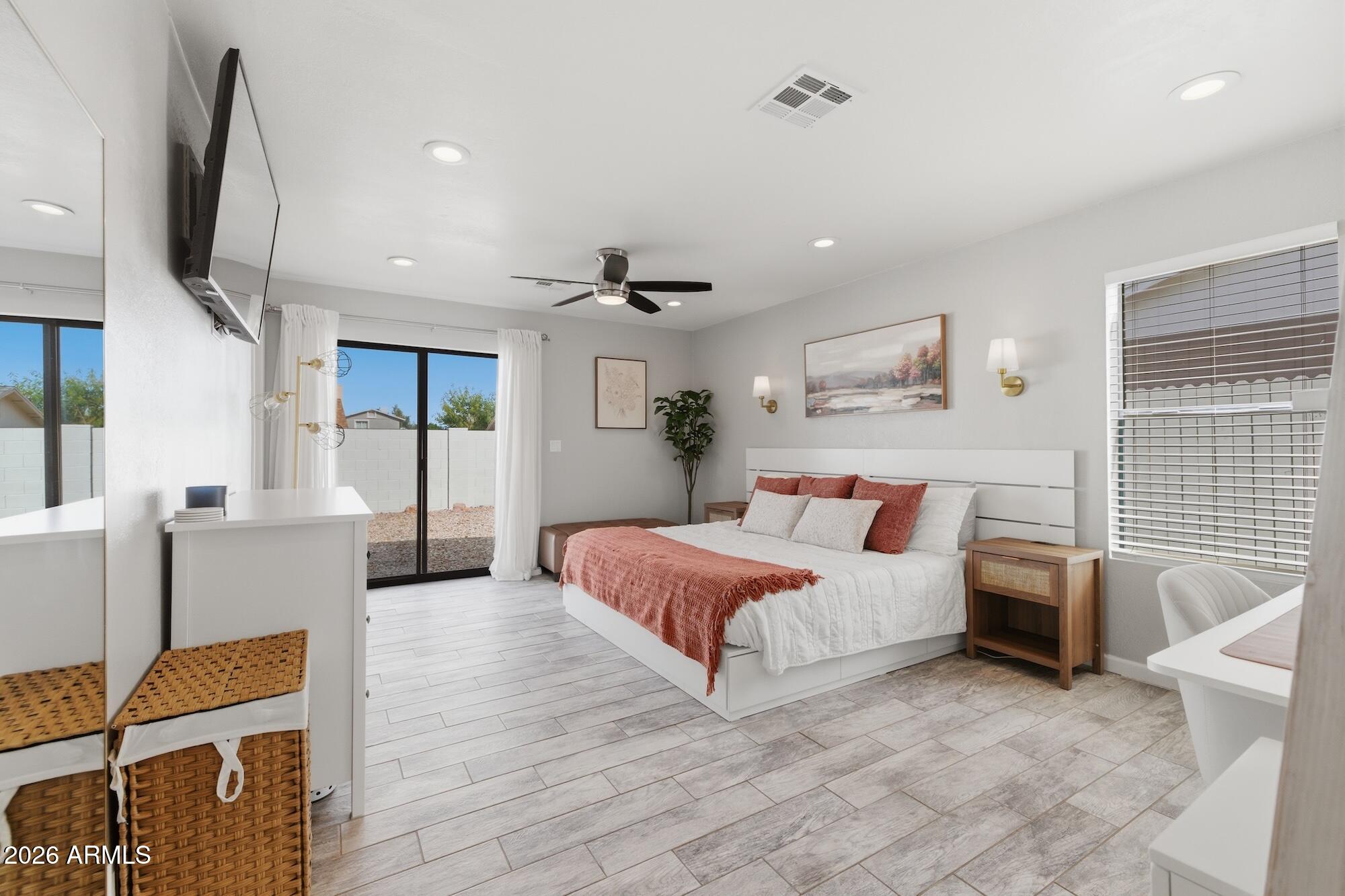 38 West Hillview Street Mesa, AZ 85201 - Photo 3 of 38 _H__8492