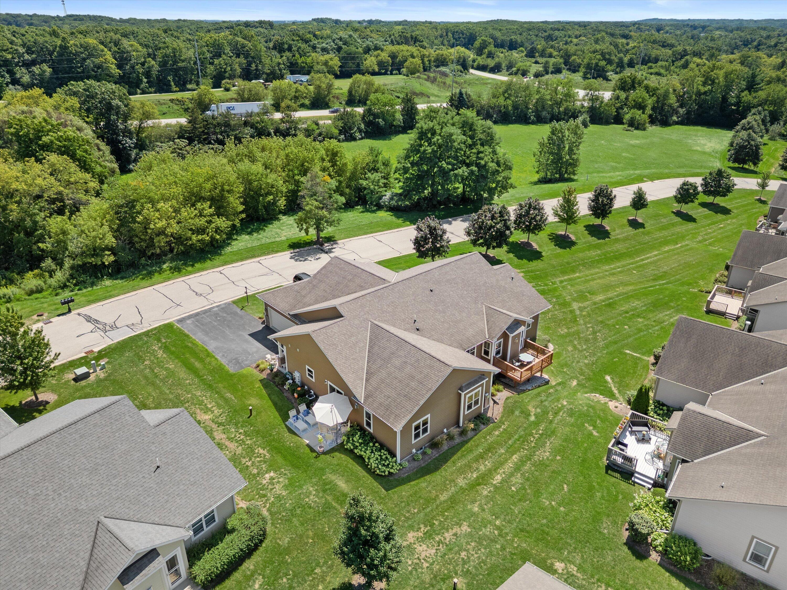 204 Oak Hill Circle Rochester, WI 53105 - Photo 16 of 30 06-DJI_0041