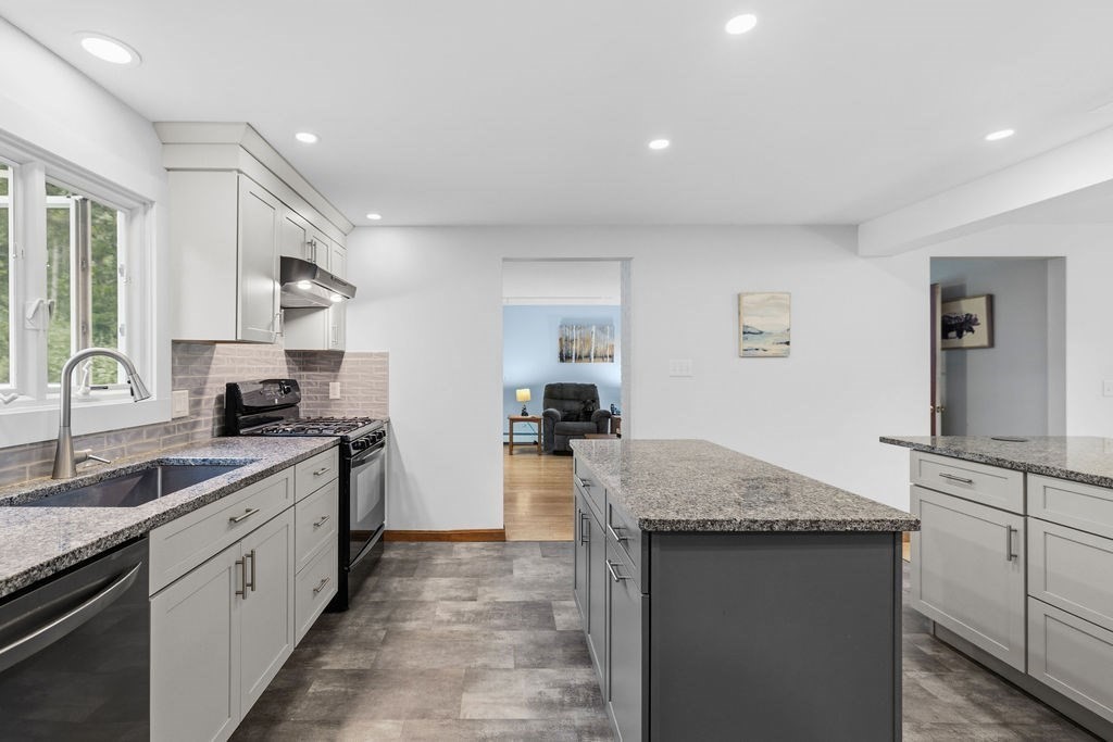 33 Woodland Road Rochester, MA 02770 - Photo 2 of 41 Gallery Image 2