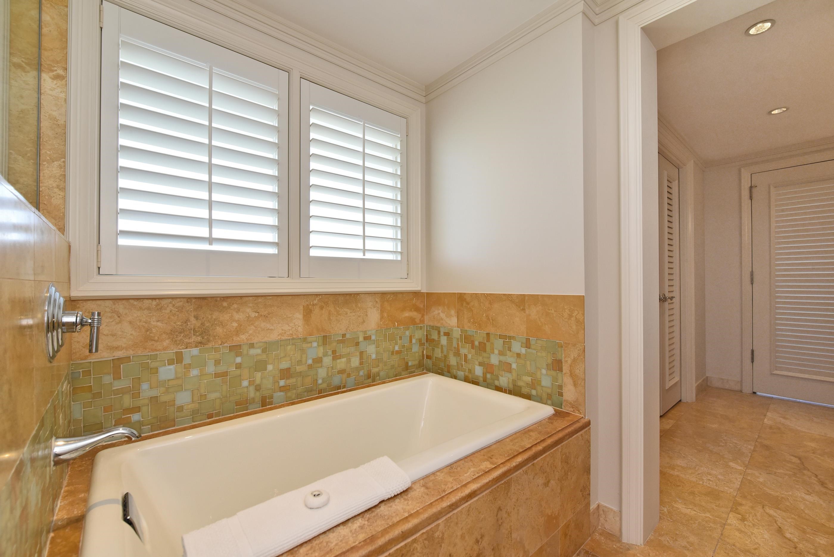 1 Ritz Carlton Drive, Unit 1626 Lahaina, HI 96761 - Photo 40 of 42 Guest Bath