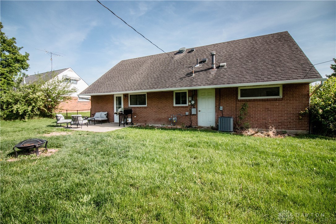 5257 Powell Road Dayton, OH 45424 - Photo 2 of 26