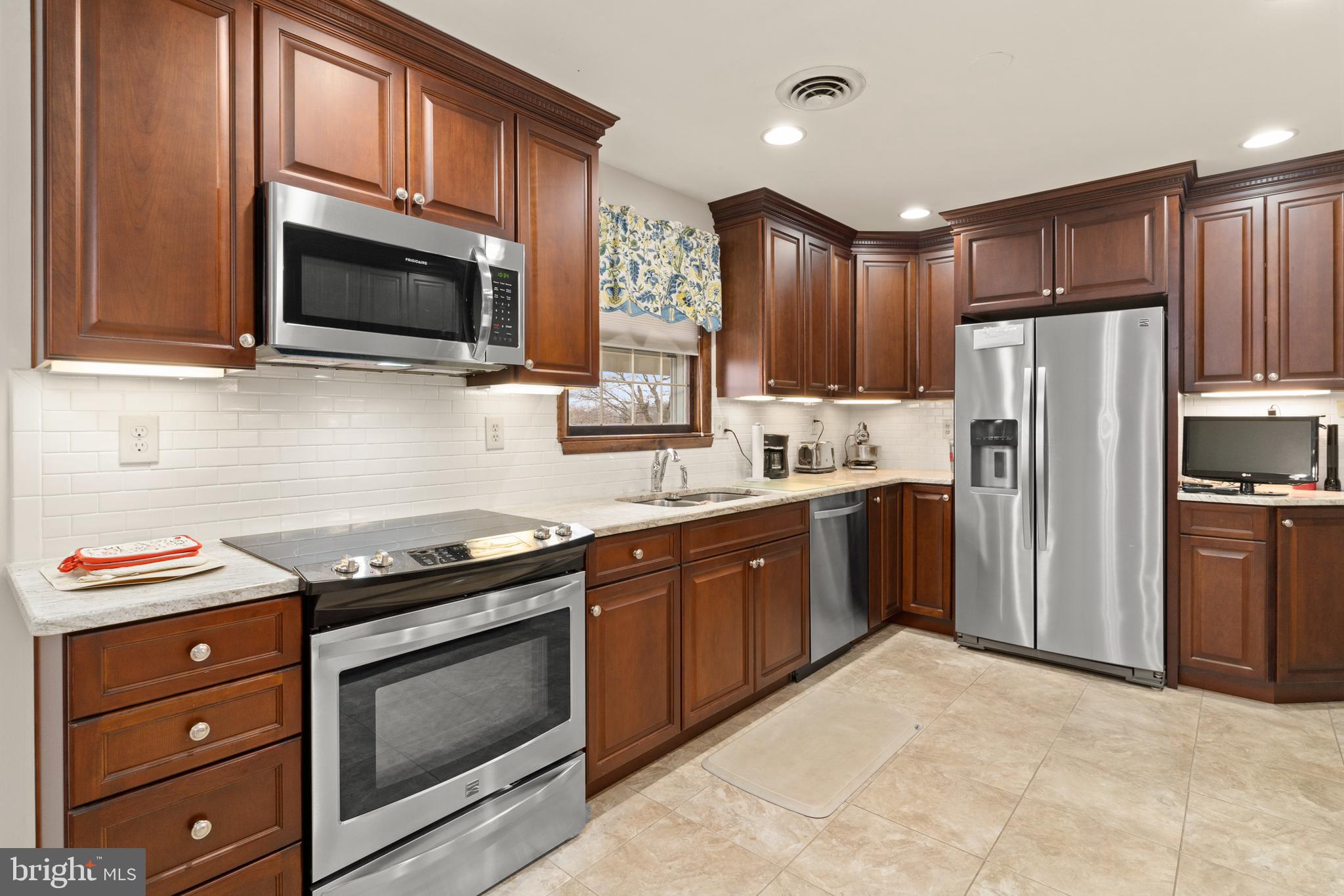 3001 Ridge Road Westminster, MD 21157 - Photo 10 of 43 Kitchen (alt view)
