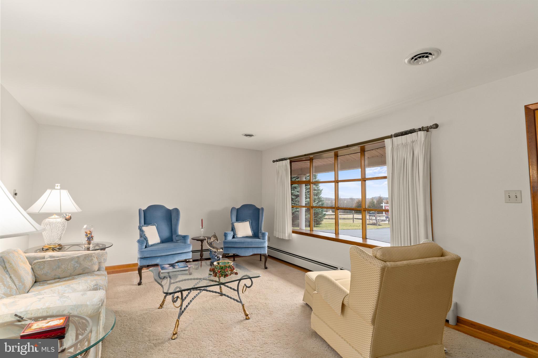 3001 Ridge Road Westminster, MD 21157 - Photo 5 of 43 Living Room