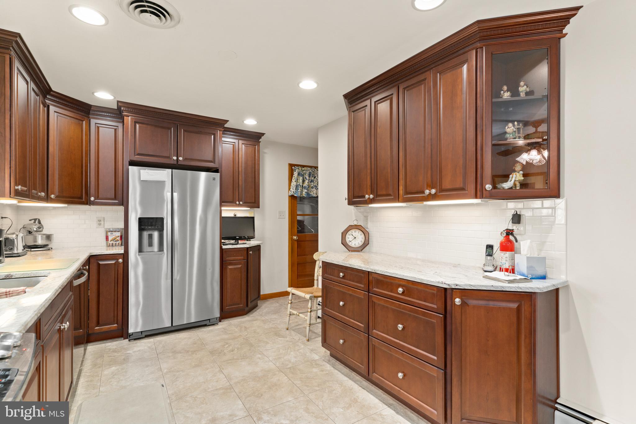 3001 Ridge Road Westminster, MD 21157 - Photo 9 of 43 Kitchen (alt view)