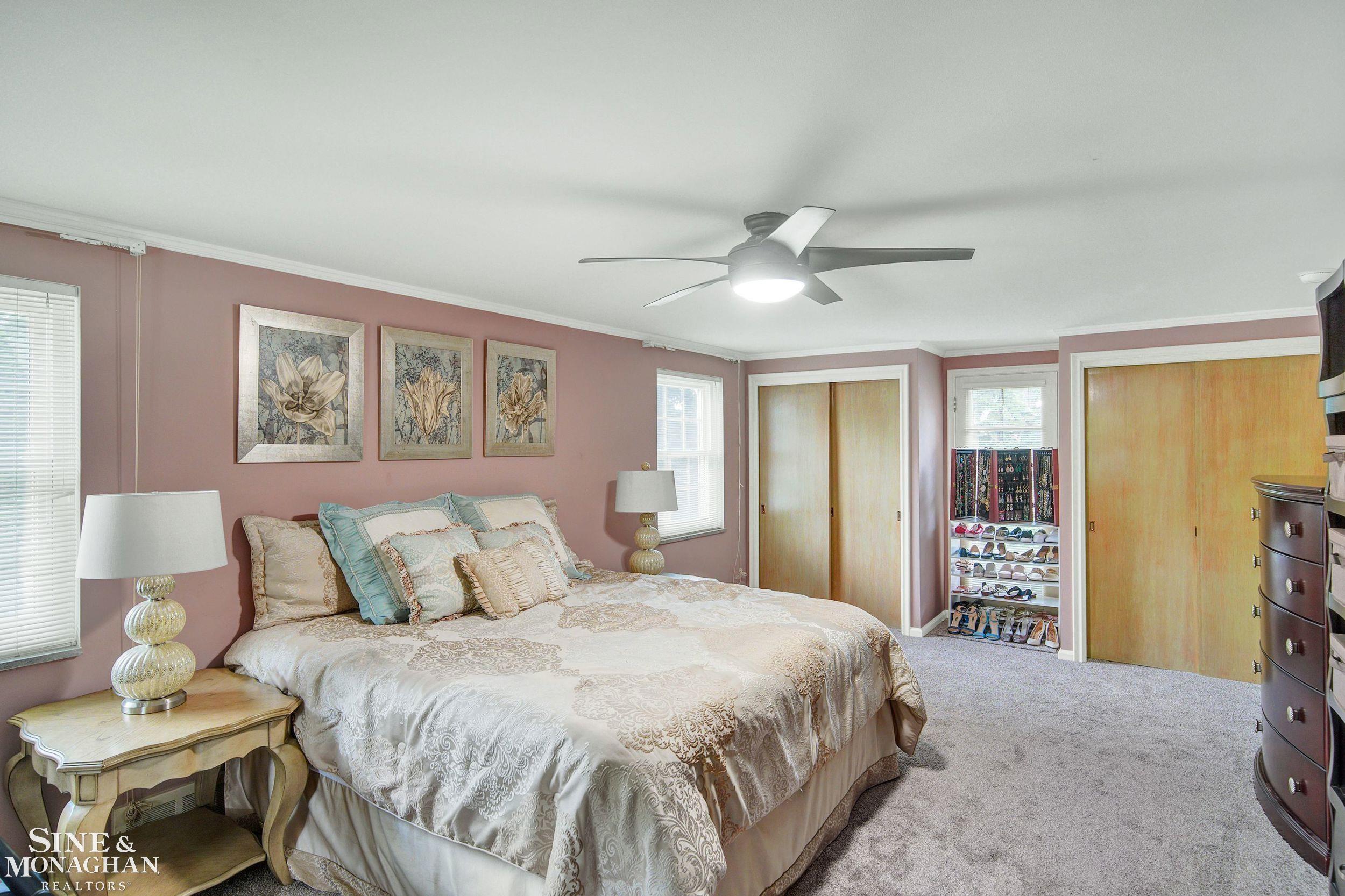 1886 Severn Road Grosse Pointe Woods, MI 48236 - Photo 15 of 38