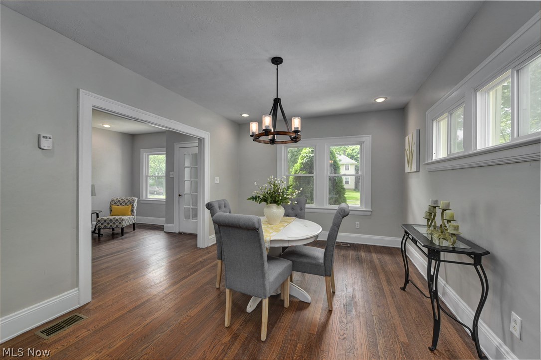 3139 Yorkshire Road Cleveland, OH 44118 - Photo 8 of 30 Gallery Image 8