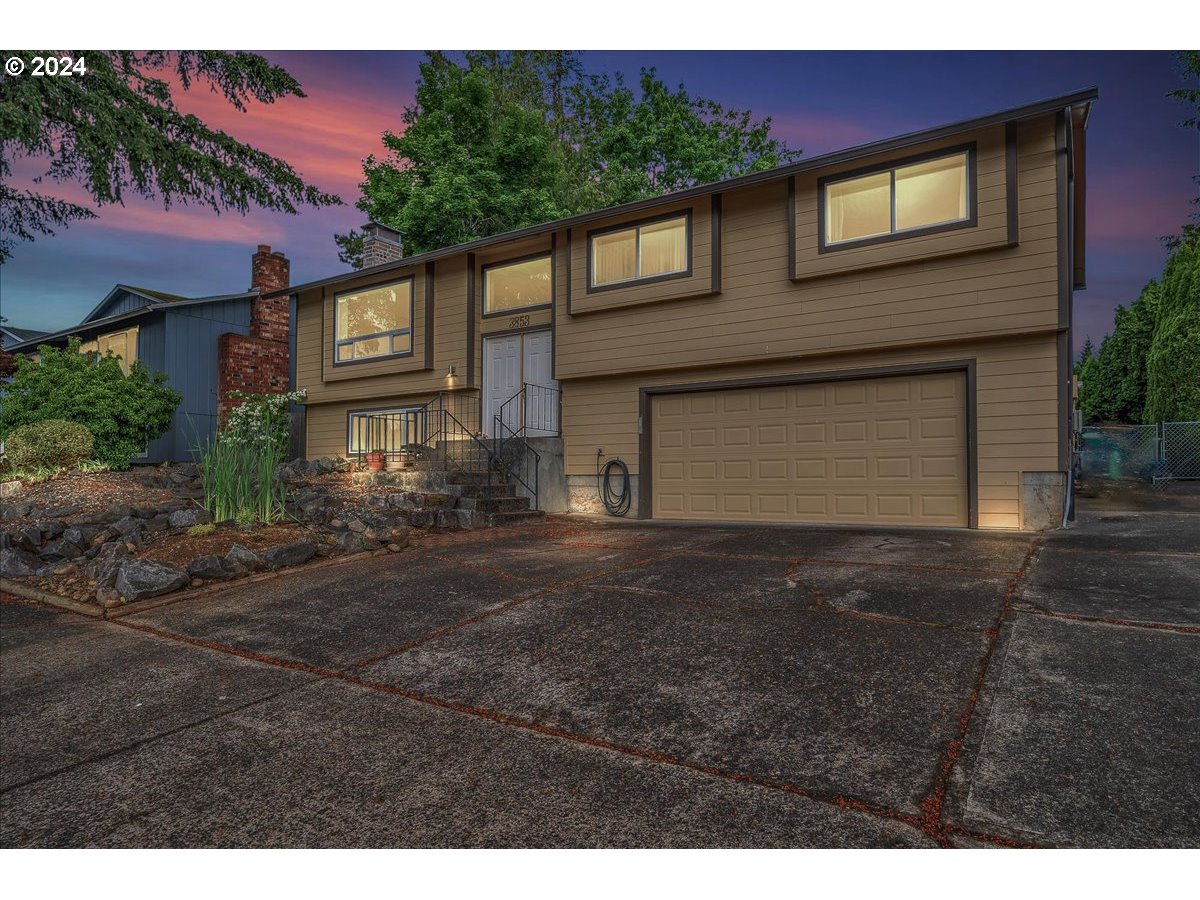 3853 Southwest 4th Street Gresham, OR 97030 - Photo 12 of 48 Gallery Image 12
