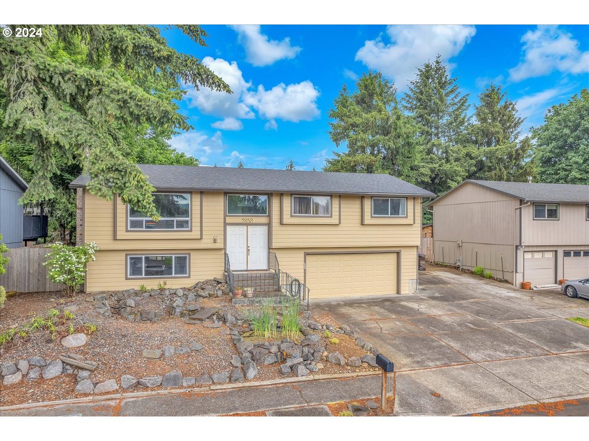 3853 Southwest 4th Street Gresham, OR 97030 - Photo 2 of 48 Gallery Image 2