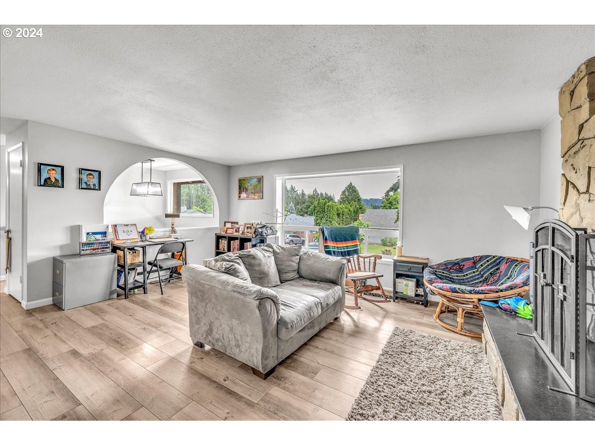 3853 Southwest 4th Street Gresham, OR 97030 - Photo 21 of 48 Gallery Image 21