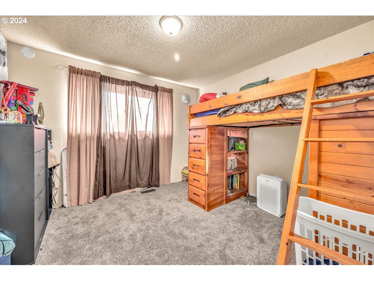 3853 Southwest 4th Street Gresham, OR 97030 - Photo 29 of 48 Gallery Image 29