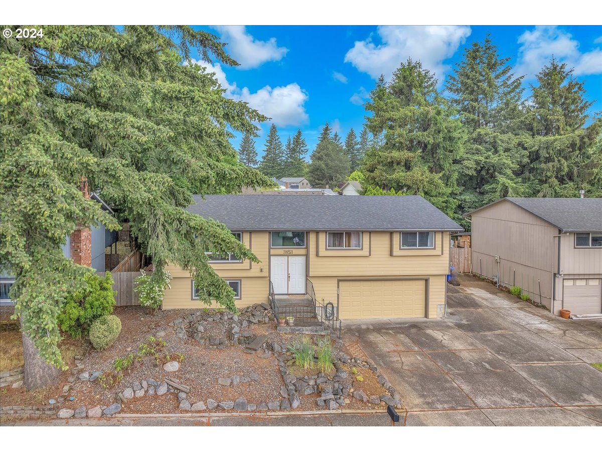 3853 Southwest 4th Street Gresham, OR 97030 - Photo 3 of 48 Gallery Image 3