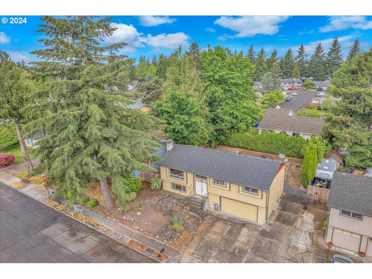 3853 Southwest 4th Street Gresham, OR 97030 - Photo 5 of 48 Gallery Image 5