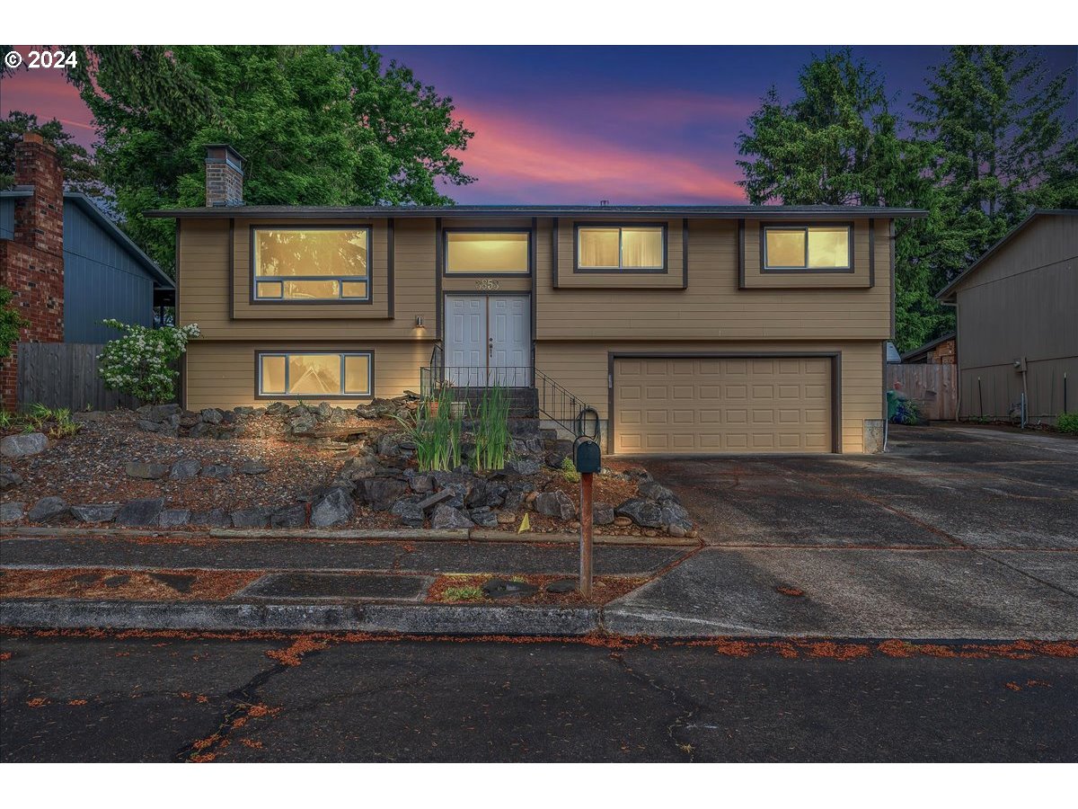 3853 Southwest 4th Street Gresham, OR 97030 - Photo 9 of 48 Gallery Image 9