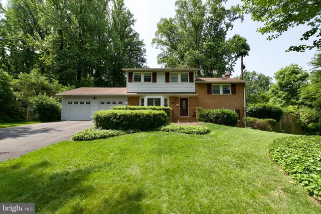 $930,000 | 6613 Kerns Road, Falls Church, VA 22042