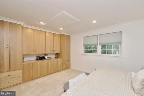 $950,000 | 6613 Kerns Road, Falls Church, VA 22042