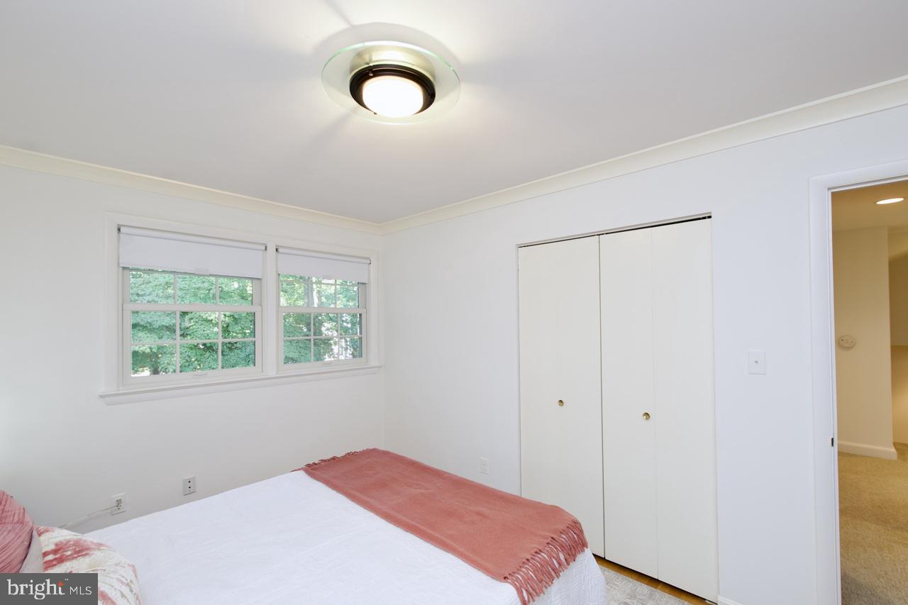 6613 Kerns Road Falls Church, VA 22042 - Photo 25 of 48