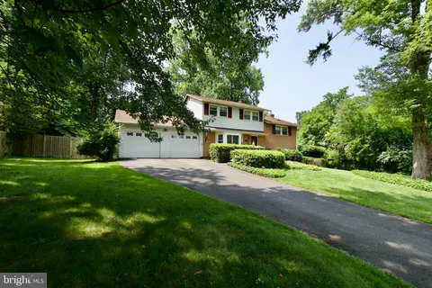 $950,000 | 6613 Kerns Road, Falls Church, VA 22042