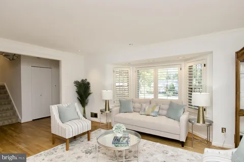 $950,000 | 6613 Kerns Road, Falls Church, VA 22042