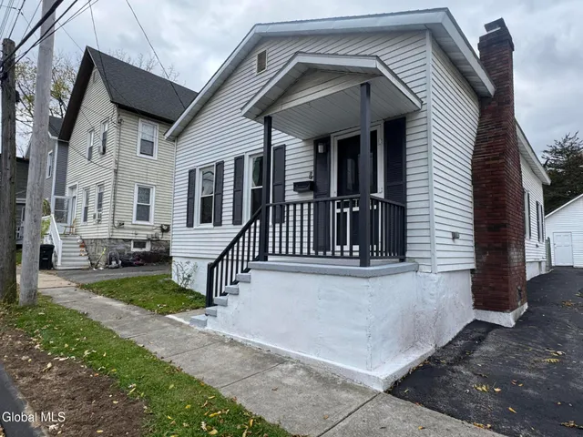$177,000 | 9 Fon Clair Street, Johnstown, NY 12095