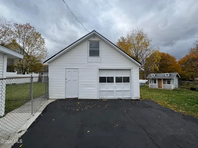 $177,000 | 9 Fon Clair Street, Johnstown, NY 12095