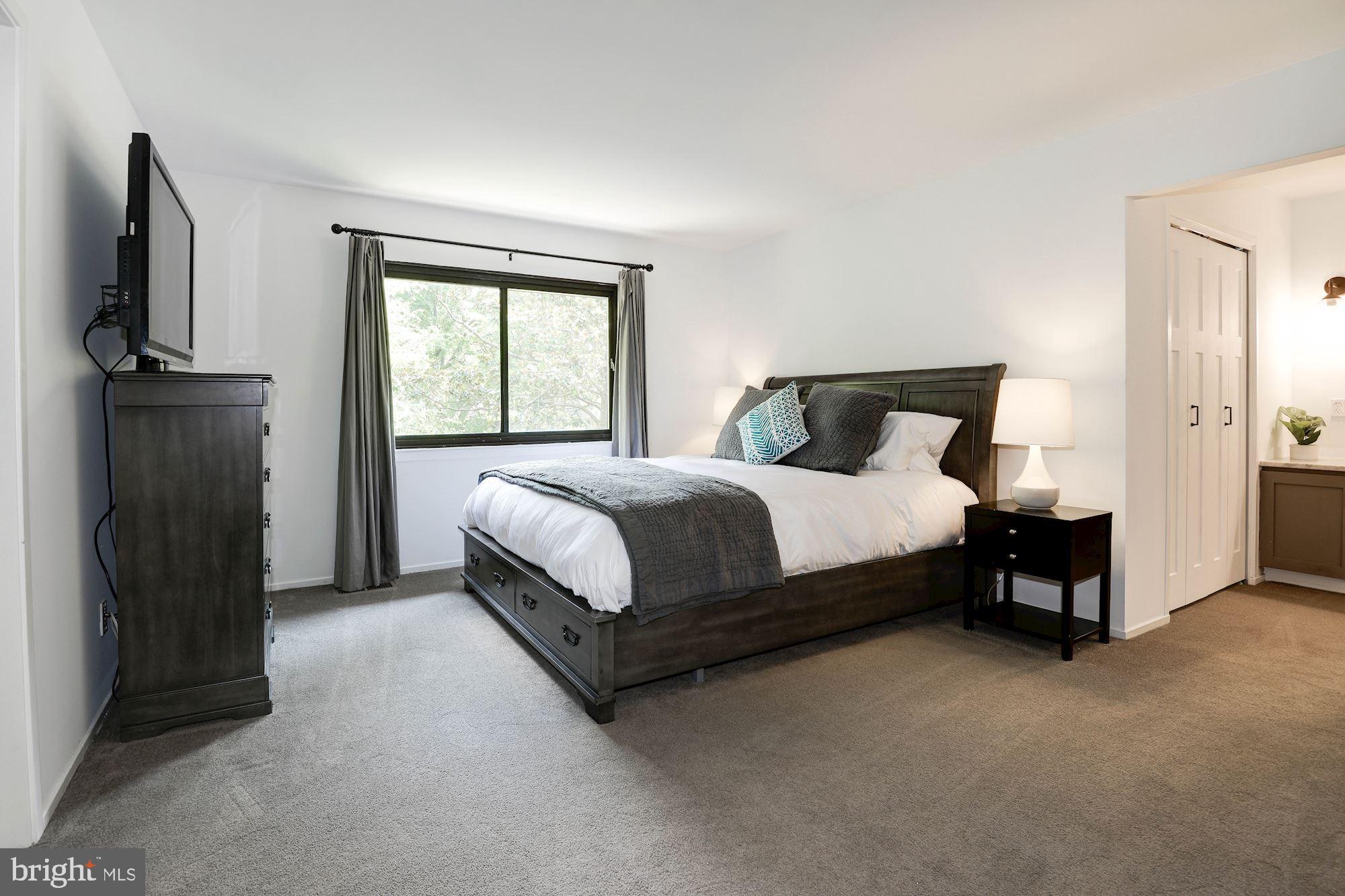 11396 Fairway Drive Reston, VA 20190 - Photo 15 of 45 Huge Master suite