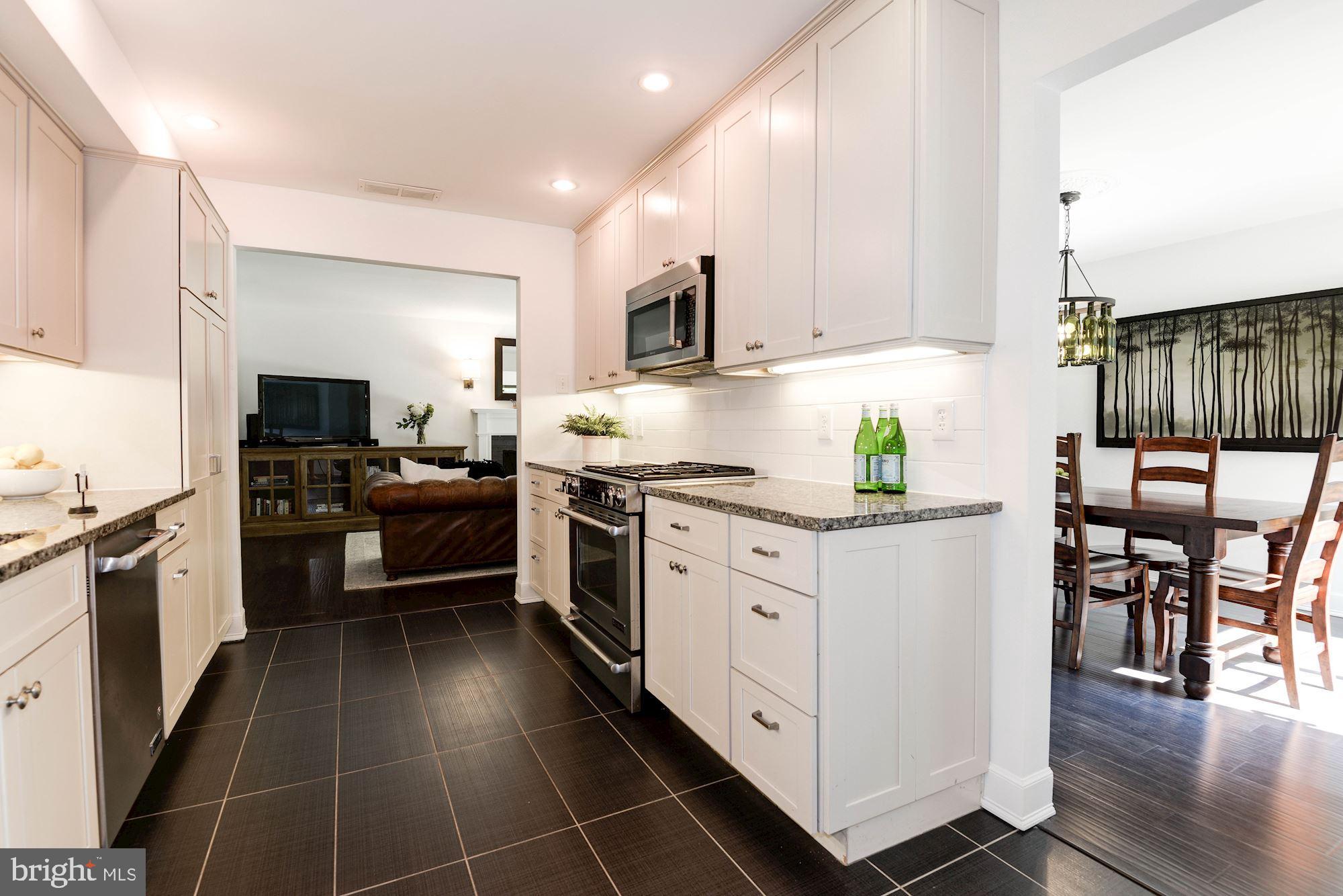11396 Fairway Drive Reston, VA 20190 - Photo 5 of 45 ...granite, stainless steel appliances